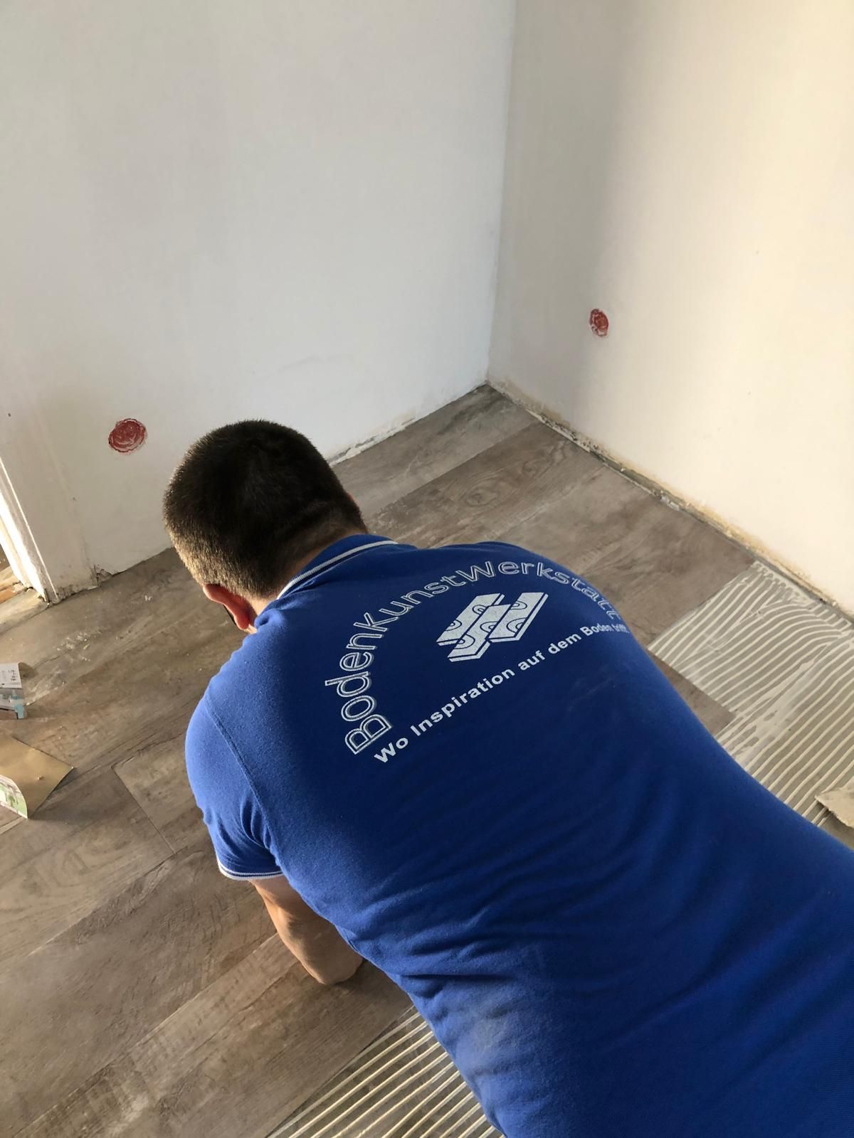 Klebe-Vinyl – Verlegung mit ruhigem Verlegebild