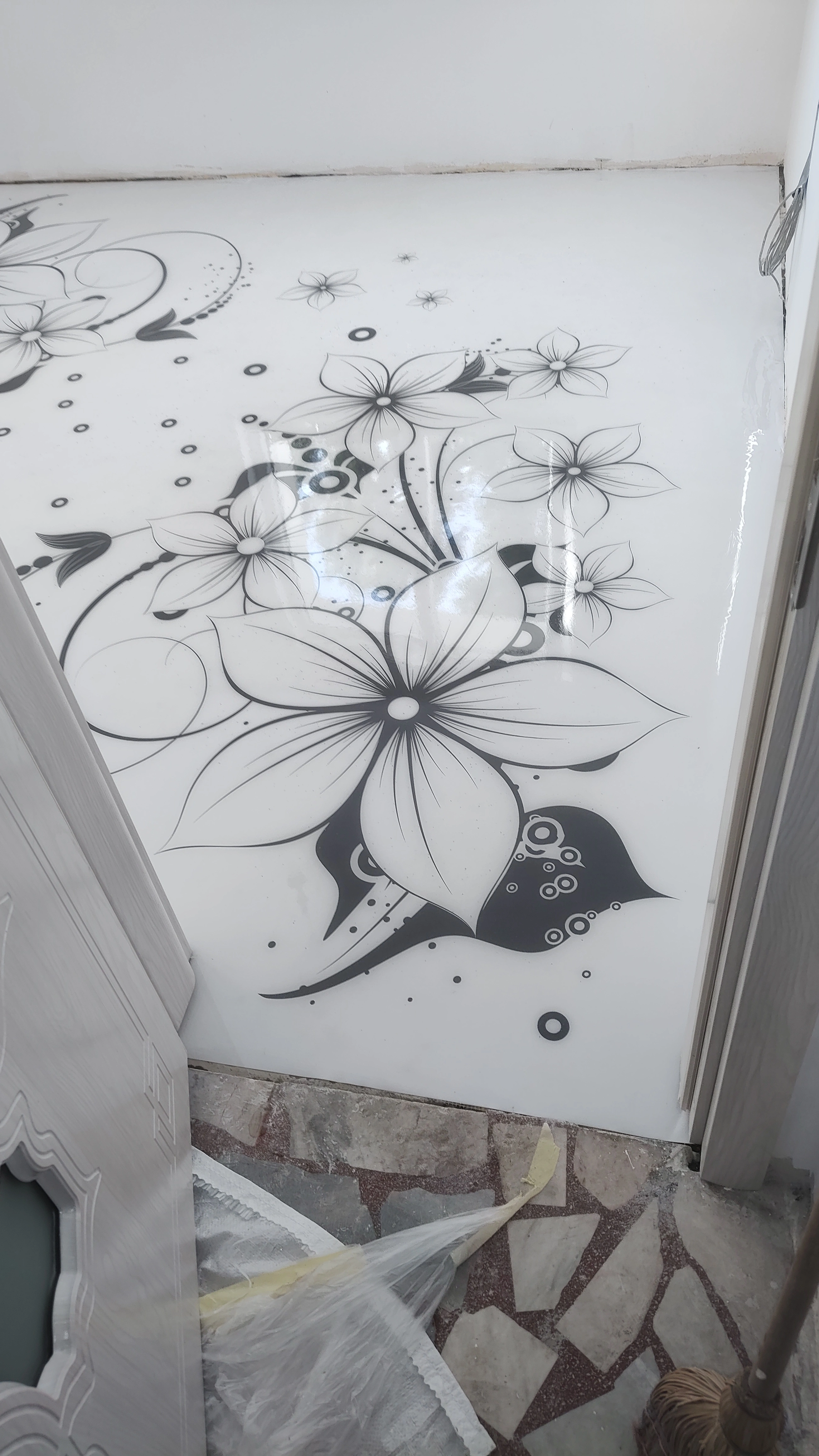 Epoxidharzboden – Detailansicht am Übergang