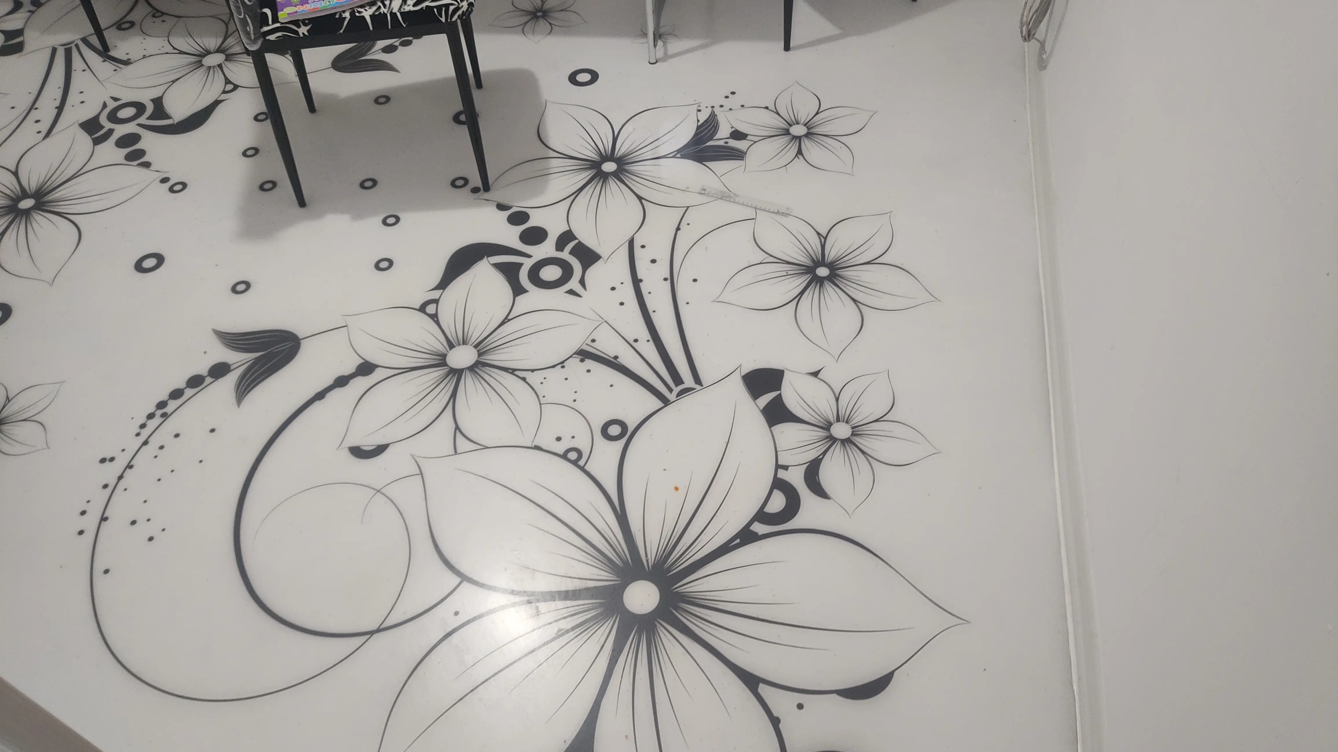 Epoxidharzboden in der Küche – Perspektive im Raum